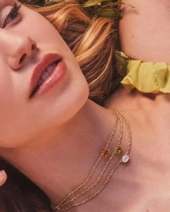 Kendra Scott Cailin Gold Pendant Necklace In Ivory Mother-of-Pearl -Demi-Fine Jewelry Shop Kendra Scott Cailin Pendant Necklace Ivory Mop Crystal Gold 00