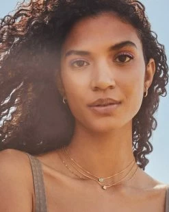 Kendra Scott Ellen Huggie Earrings In 18k Gold Vermeil 7 Kendra Scott Ellen Huggie Earrings In 18k Gold Vermeil -Demi-Fine Jewelry Shop Kendra Scott Ellen Huggie Earrings 18K Gold Vermeil 00