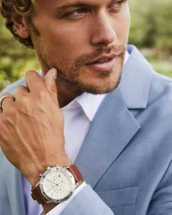 Kendra Scott Evans Stainless Steel 44mm Chronograph Watch In Ivory 11 Kendra Scott Evans Stainless Steel 44mm Chronograph Watch In Ivory -Demi-Fine Jewelry Shop Kendra Scott Evans 44m Chronograph Watch Eggshell Luggage Leather Stainless Steel 01